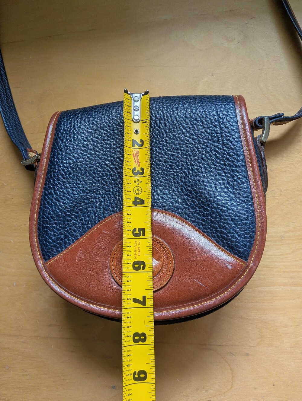 DOONEY & BOURKE Vintage Leather Women Shoulder Or Crossbody Purse navy Blue Tan - Picture 9 of 11